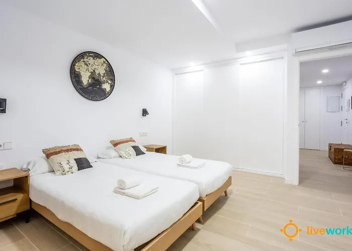 Apartment Travelers Dream By Livework *